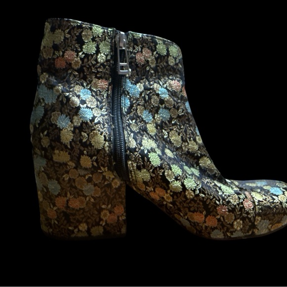 Charles David Black Floral Ankle Boots - Picture 2 of 7